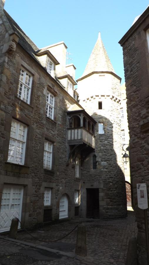 Appartement T2 ,Parking Prive,Terrasse, 10 Mns A Pieds De La Cite Corsaire Et Ses Plages سان مالو المظهر الخارجي الصورة
